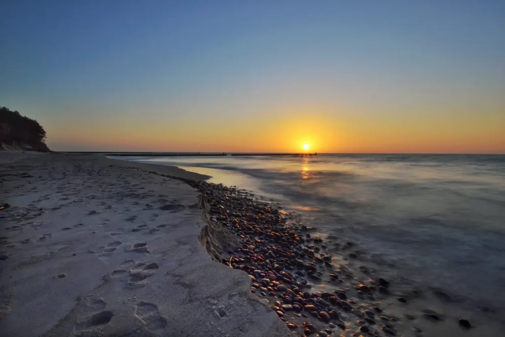 Gdzie spędzić wakacje nad Bałtykiem bez tłumów w 2026